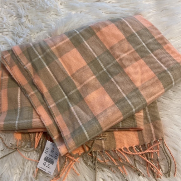 J.Crew 🧣 length 78” wide 24” brand new see all photos (N4) - Picture 4 of 8